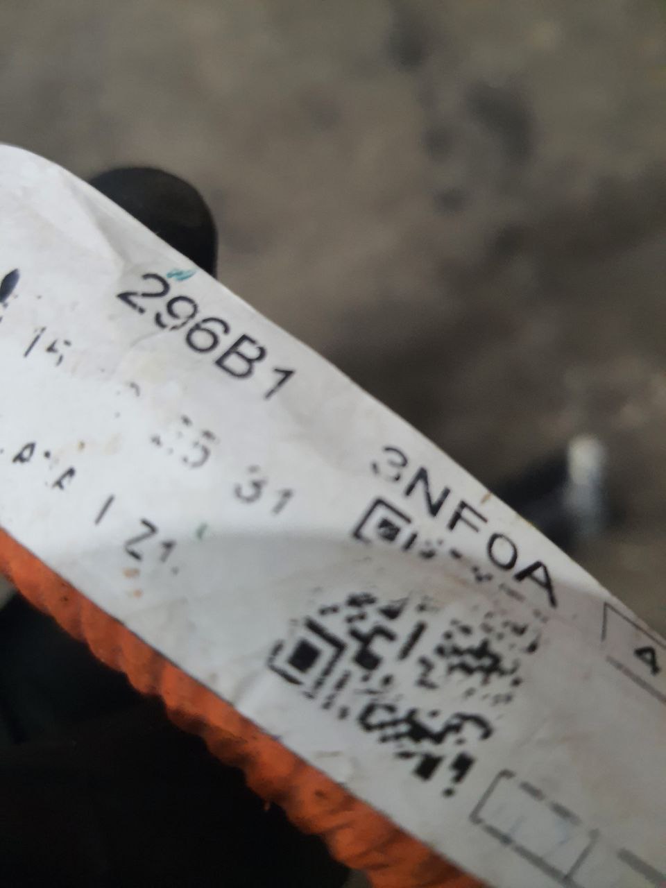 лівий порт повільної зарядки, ліф 13- б/у - Зображення 3