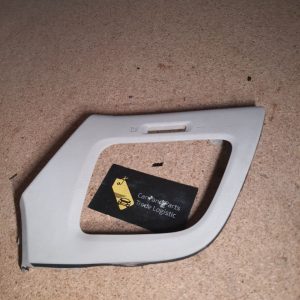 заглушка торпедо з торця права б/у