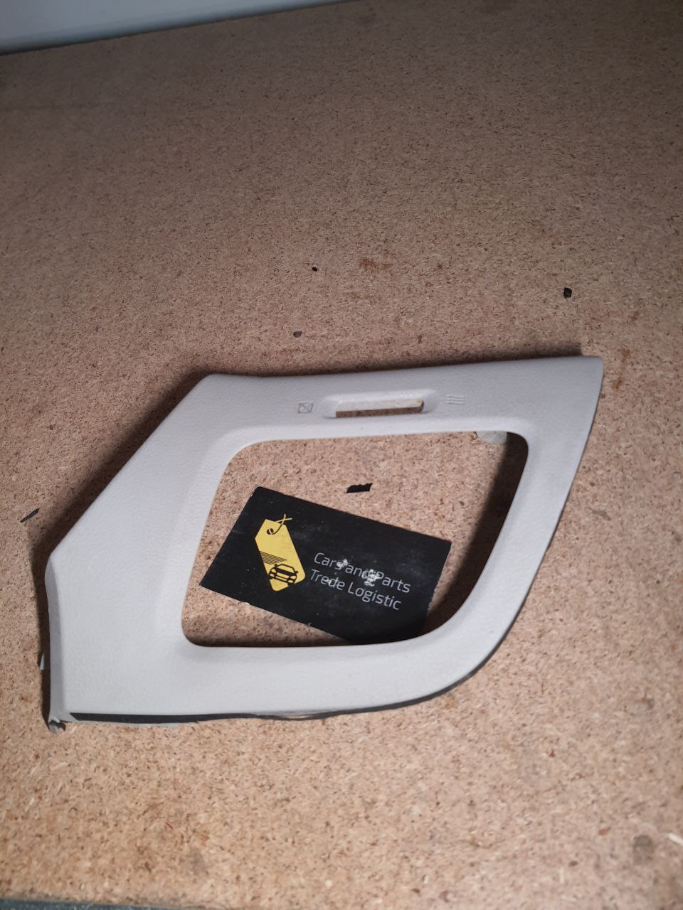 заглушка торпедо з торця права б/у