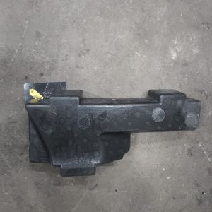 Технічні характеристики: Марка/Модель: Nissan Leaf ZE0 / AZE0 (Ніссан Ліф) Артикул (OEM): 850923NF0A (сумісні 85092-3NF0A) Матеріал: Високощільний енергопоглинаючий полістирол (пінопласт) Стан: Вживана, оригінал, розборка Призначення: Поглинання енергії удару та підтримка форми переднього бампера