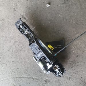 внутрішній кронштейн механізм ручки лівих дверенй нісан ліф б/у