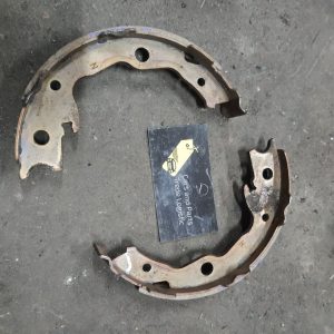 Колодки барабанні, Nissan Leaf б/у