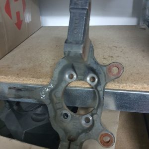 лівий кулак поворотний ліф