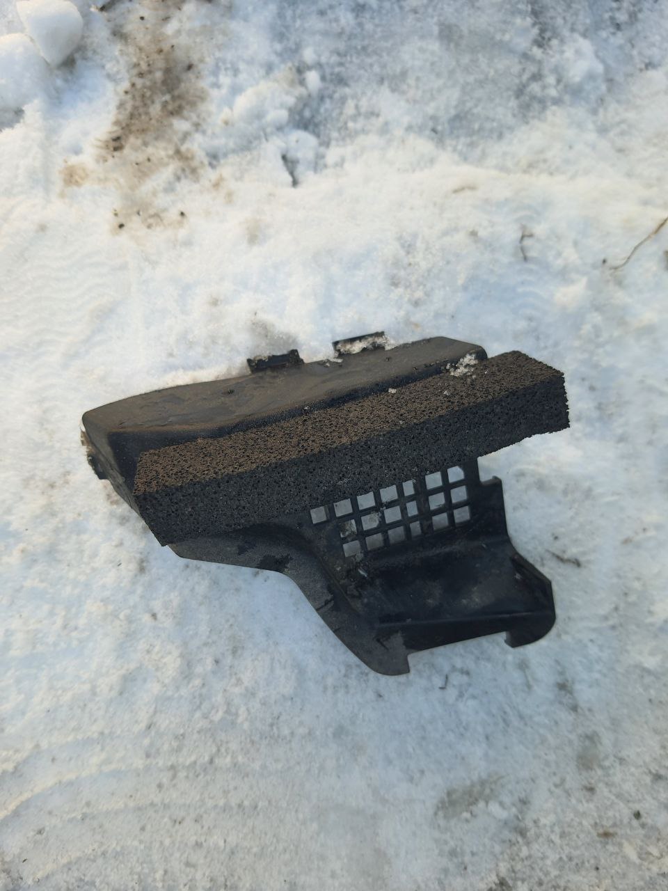 заглушка жабо левая ниссан лиф б/у