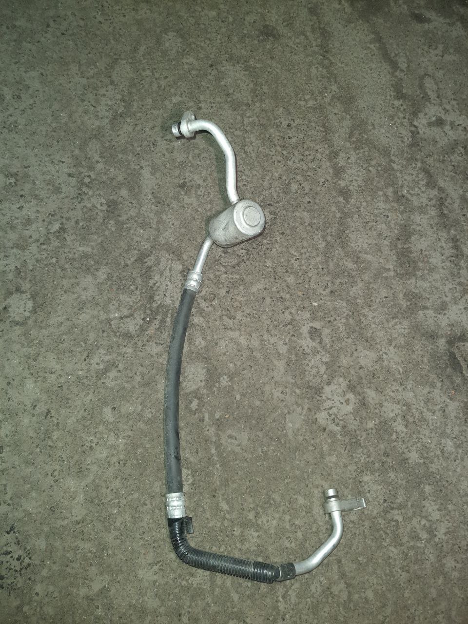 Трубка кондиционера с бачком лиф б/у