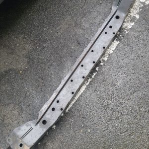 балка нижня панель радіатору нісан ліф