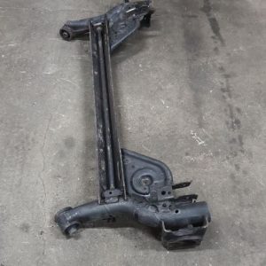 нисан лиф балка задняя, отличное состояние, саленблоки целые б/у