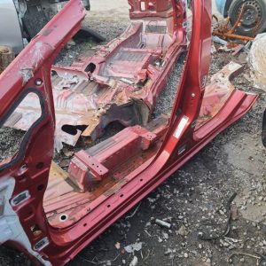 левый порог со стойкой нисан лиф б/у