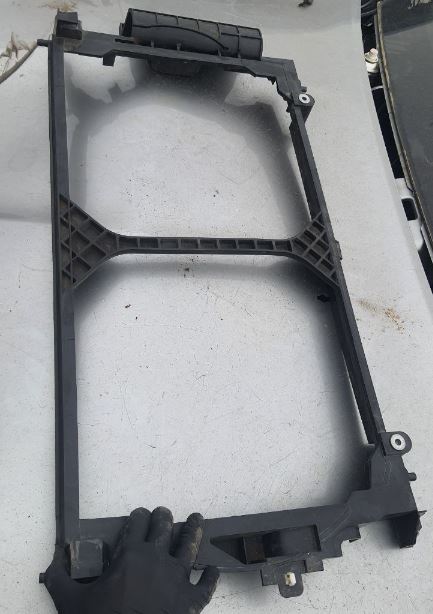 рамка радиатора, дифузора нисан лиф 13-