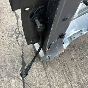 лівий обмежувач тросик нижньої кришки багажнику Range Rover L322 (2002 - 2012)