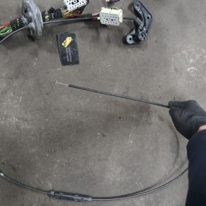 Трос відкриття капота Range Rover L322