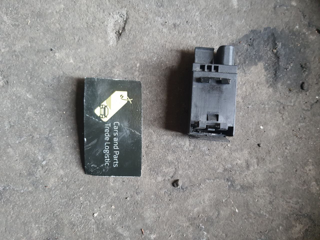 датчик температури повітря Range Rover (L322 2002 - 2012) Range Rover Sport (L320 2005 - 2013) Land Rover Discovery 4 (L319, 2009-2016)