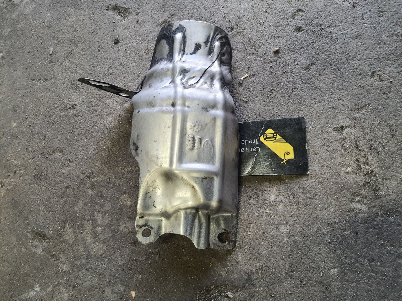 тепловий екран двигуна біля переднього кардану Range Rover L322 (2002 - 2012)