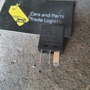 чорне реле заднього склоочисника 20 ампер п'ятиконтактне Range Rover (L322 2002 - 2012) Range Rover Sport (L320 2005 - 2013) Land Rover Discovery 4 (L319, 2009-2016)