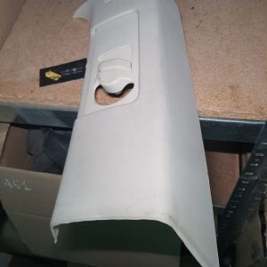 чудовий стан, верхня накладка задньої правої стойки Range Rover L322 (2002 - 2012)