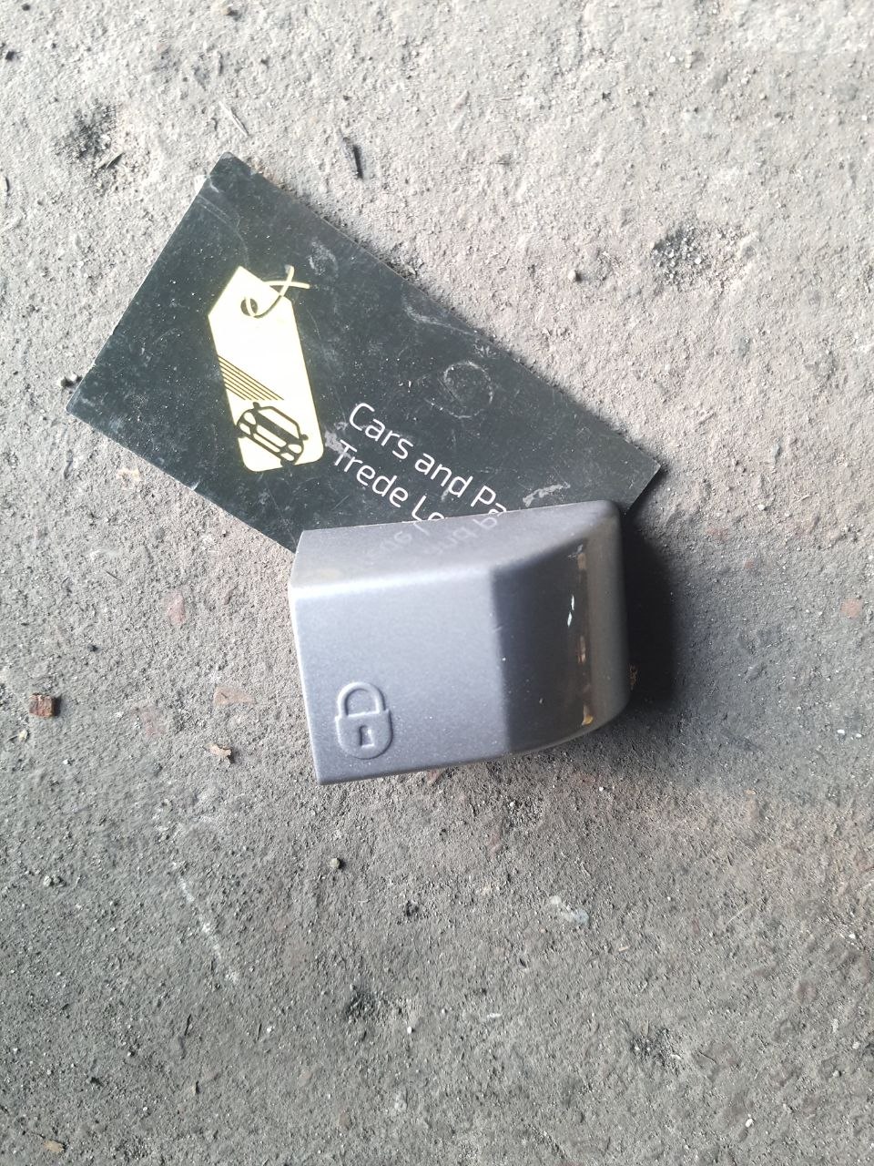 Заглушка личинки замка дверей водія л322