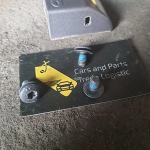 Болт кріплення замка дверей л322