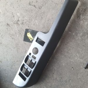 Накладка склопідйлмника дверей водія л322