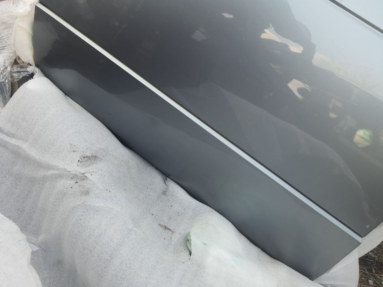 Нижній молдинг дверей водія л322