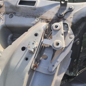 права петля капоту Range Rover L322 (2002 - 2012)