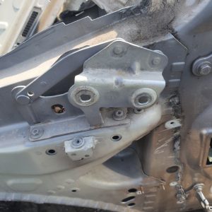 ліва петля капоту л322