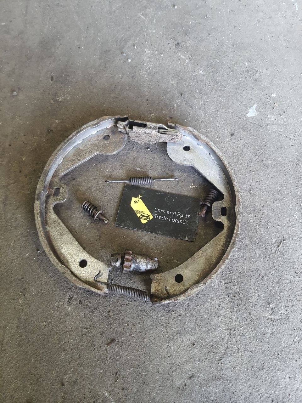 Барабанні колодки л322