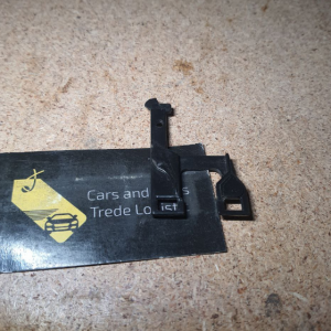 фіксатор індиктора сліпих зон правого дзеркала Range Rover L322