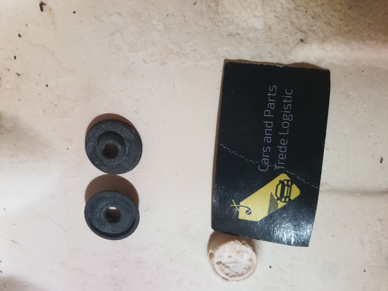 резинове кріплення пневмокомпресору Range Rover L322 / L320