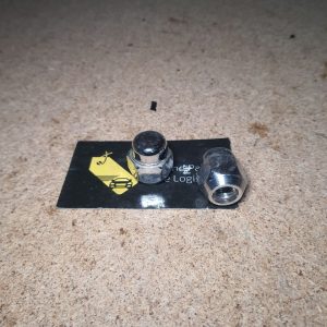 гайка колісна Nissan Leaf стан нових, комплек 5шт, гайка колісна Nissan Leaf,