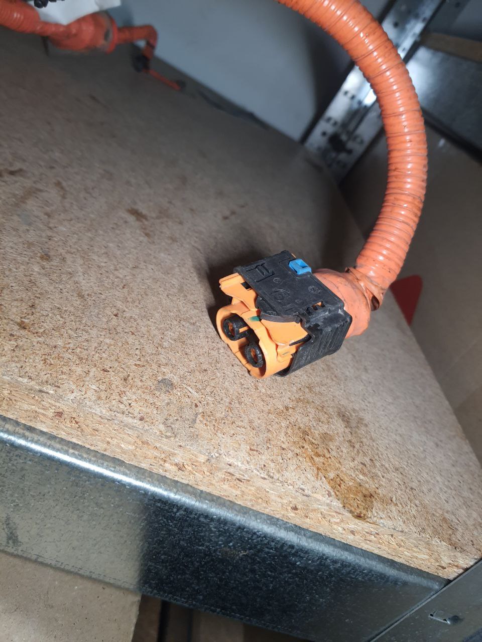 силовий кабель інвертор - компресор нісан ліф